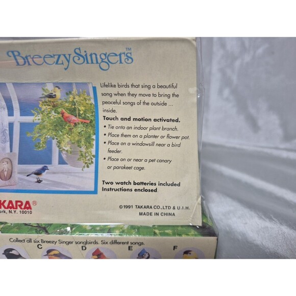 Vintage Breezy Singers Bluebird Takara Sings & Moves Motion Detected New Old - Picture 8 of 10